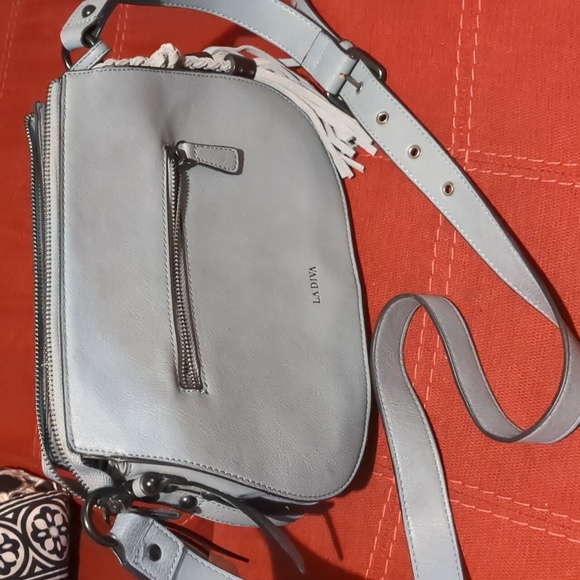 La Diva crossbody purse - Picture 1 of 3